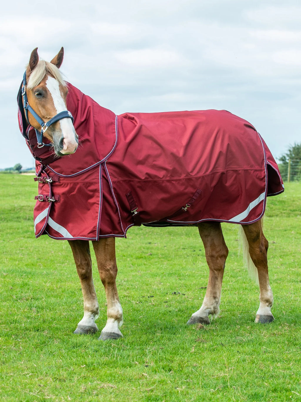 Epic Essential No Fill Turnout Hood - Broad Fit - Red